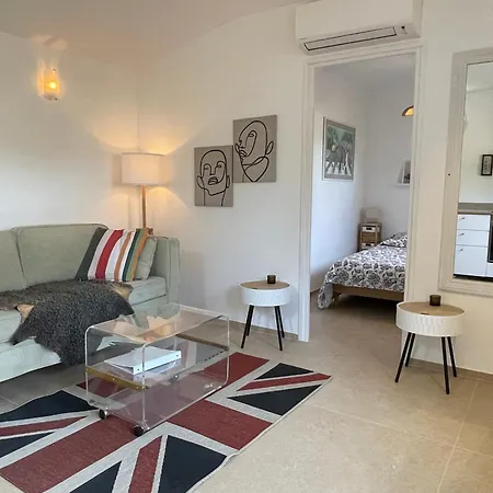 Walk To Town Cozy House Hébergement de vacances Antibes